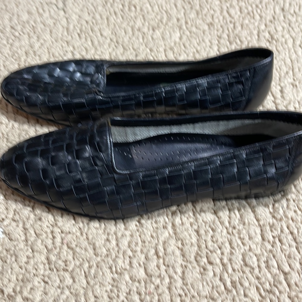 Cole Haan black leather flat slip on - Picture 4 of 5